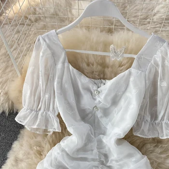 Francoski Stil Belo žensko Obleko 2021 Poletje Elegantna Kratka sleeved Proti-vrat Ruched Bodycon Mini Obleka Metulj Dekoracijo Klub, Obleko