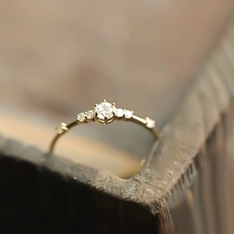 Modno elegantna 7 drobnih kristalov kosov lepe majhne sveže ženske zaročni prstan