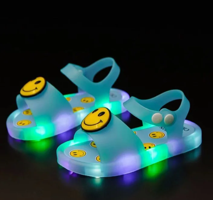 2021 NOVI Fant Otrok LED Otroci Baby Dekle prižgejo Svetlobni Sandali S Svetlobo Copate na Prostem Poleti Nasmejan obraz modra