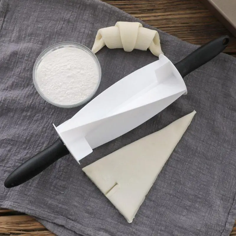 1pc Plastični Ročaj Vozni Nož Kuhinjski Pripomoček Testo Pecivo Slicer DIY Testo Hrano Pripomoček za enkratno uporabo Croissant Maker