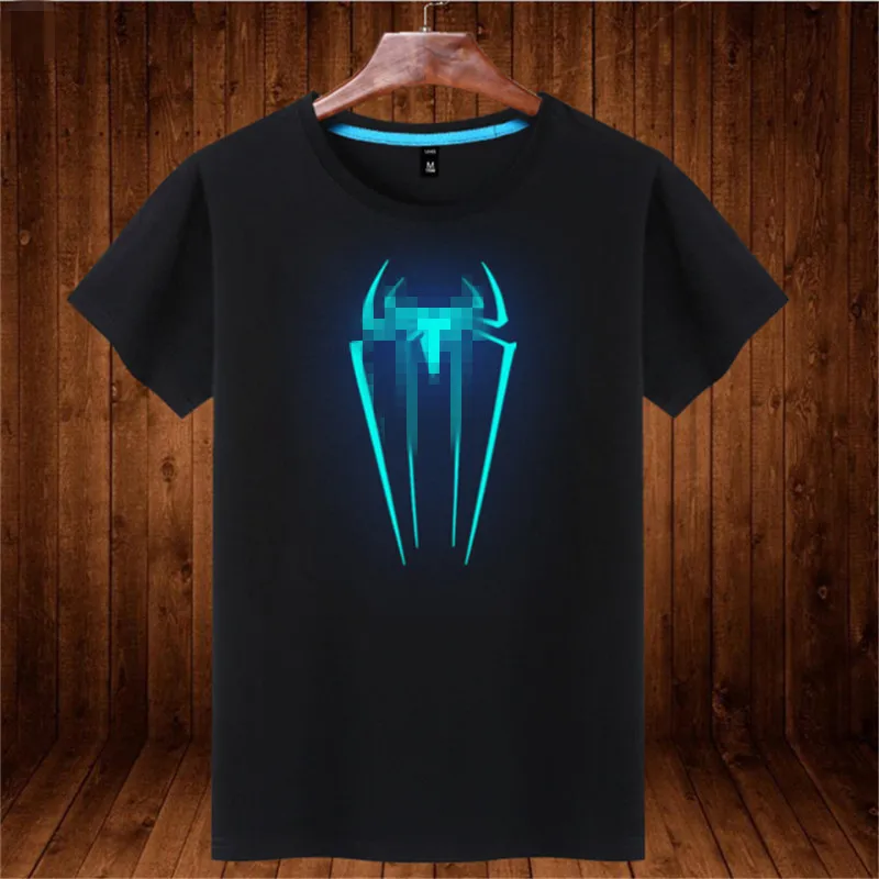 Brezplačna Dostava Moda reflece svetlobe t-shirt Anime tshirt Napad na Titan moških žareti v temno fluorescentna majica svetlobna v noč
